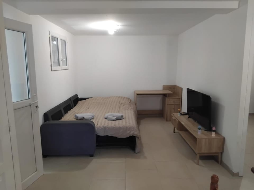 Bed, TV and multimedia