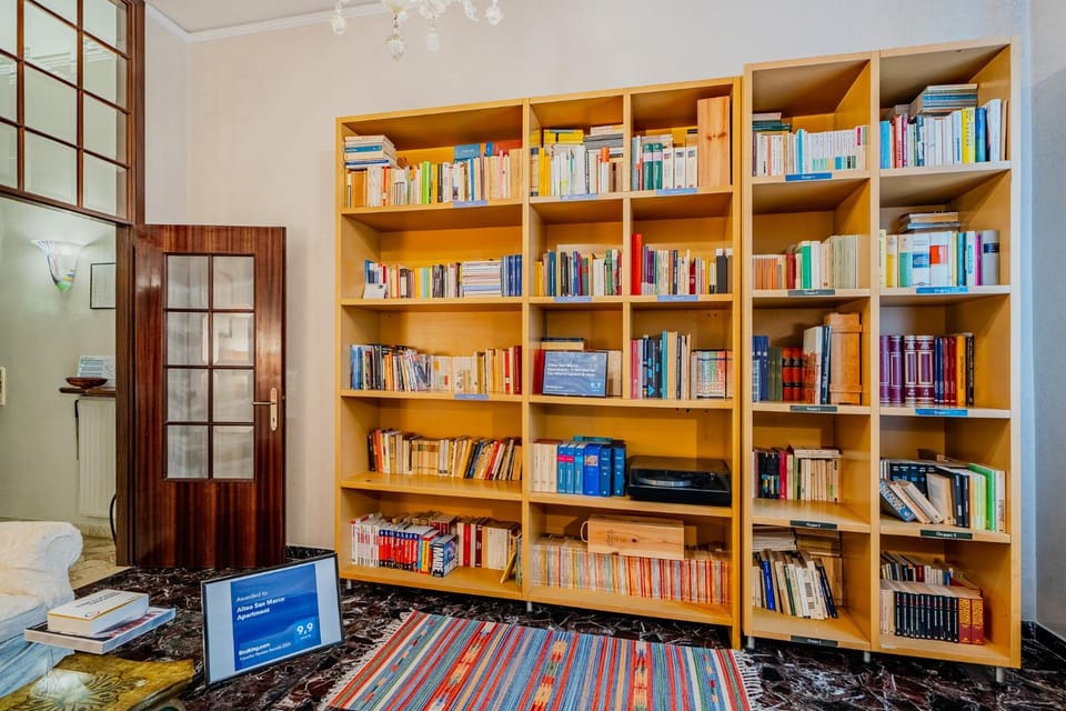 Library, Living room