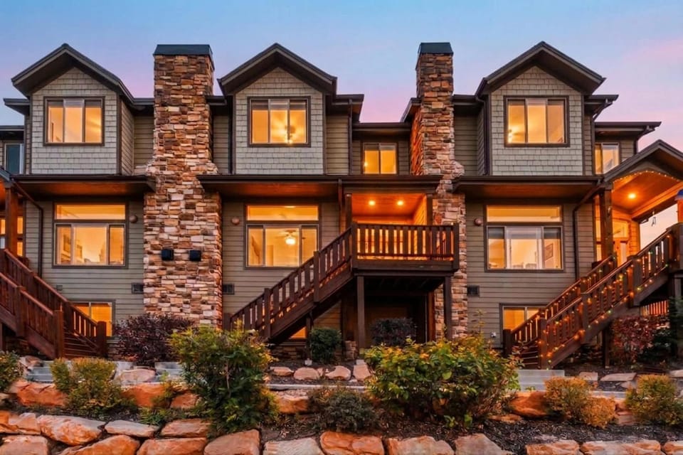 Ski Haven Elegant Townhome with Private Hot Tub House in Summit Park