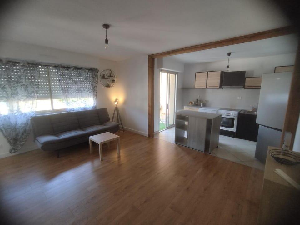 Charmant appartement lumineux parking gratuit Apartment in Auvergne-Rhône-Alpes