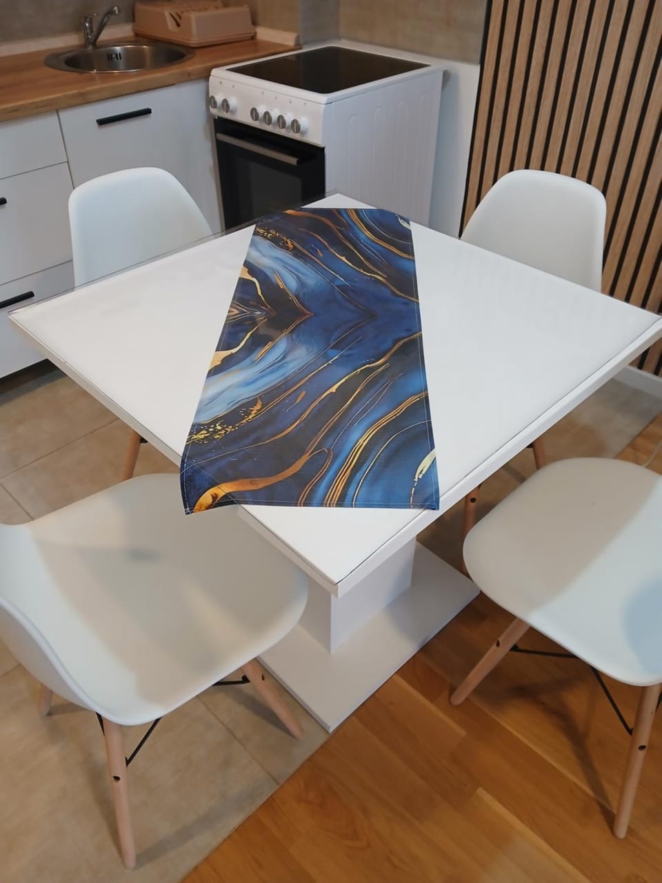 Kitchen or kitchenette, Dining area, Breakfast
