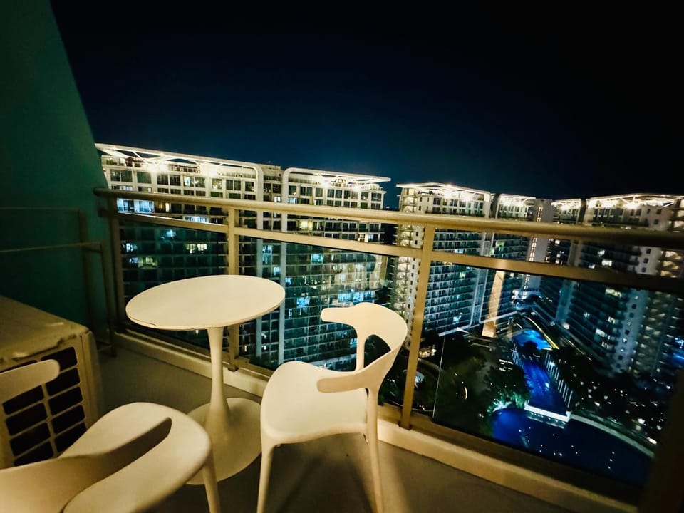 Masies Beach View Suite at Azure Urban Resort Residences Resort in Paranaque
