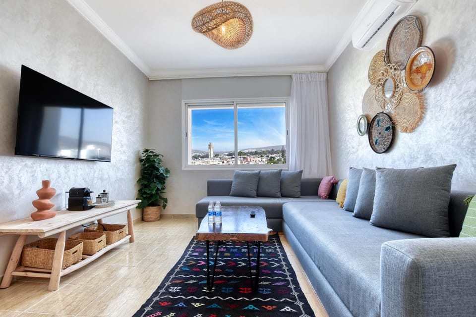 Communal lounge/ TV room, TV and multimedia, Living room