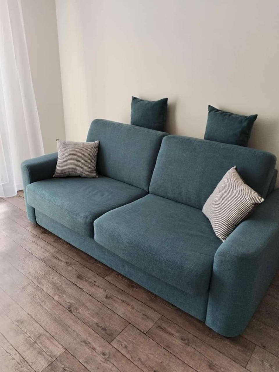 Studio dans immeuble tranquille Apartment in Lisieux