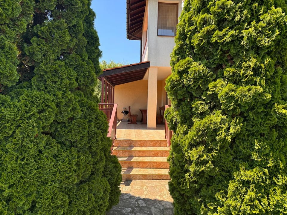 Property building, Garden