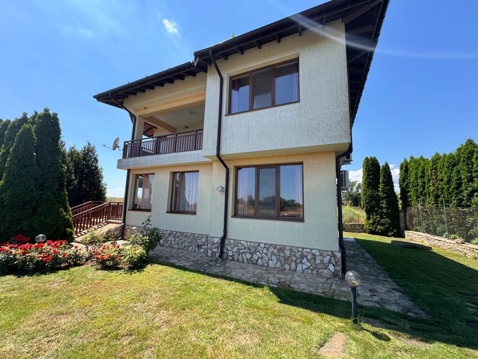 Property building, Garden, Garden view