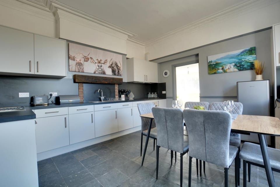 Kitchen or kitchenette, Kitchen or kitchenette