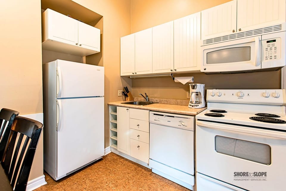 Mountain View Villas One Bedroom Suite House in Collingwood