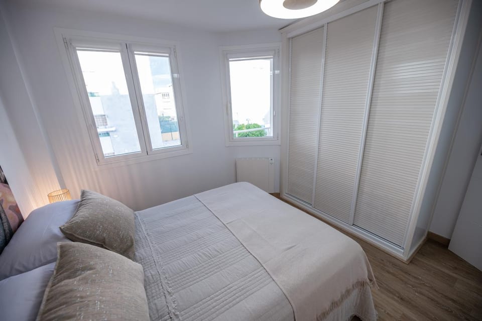 Bedroom, wardrobe
