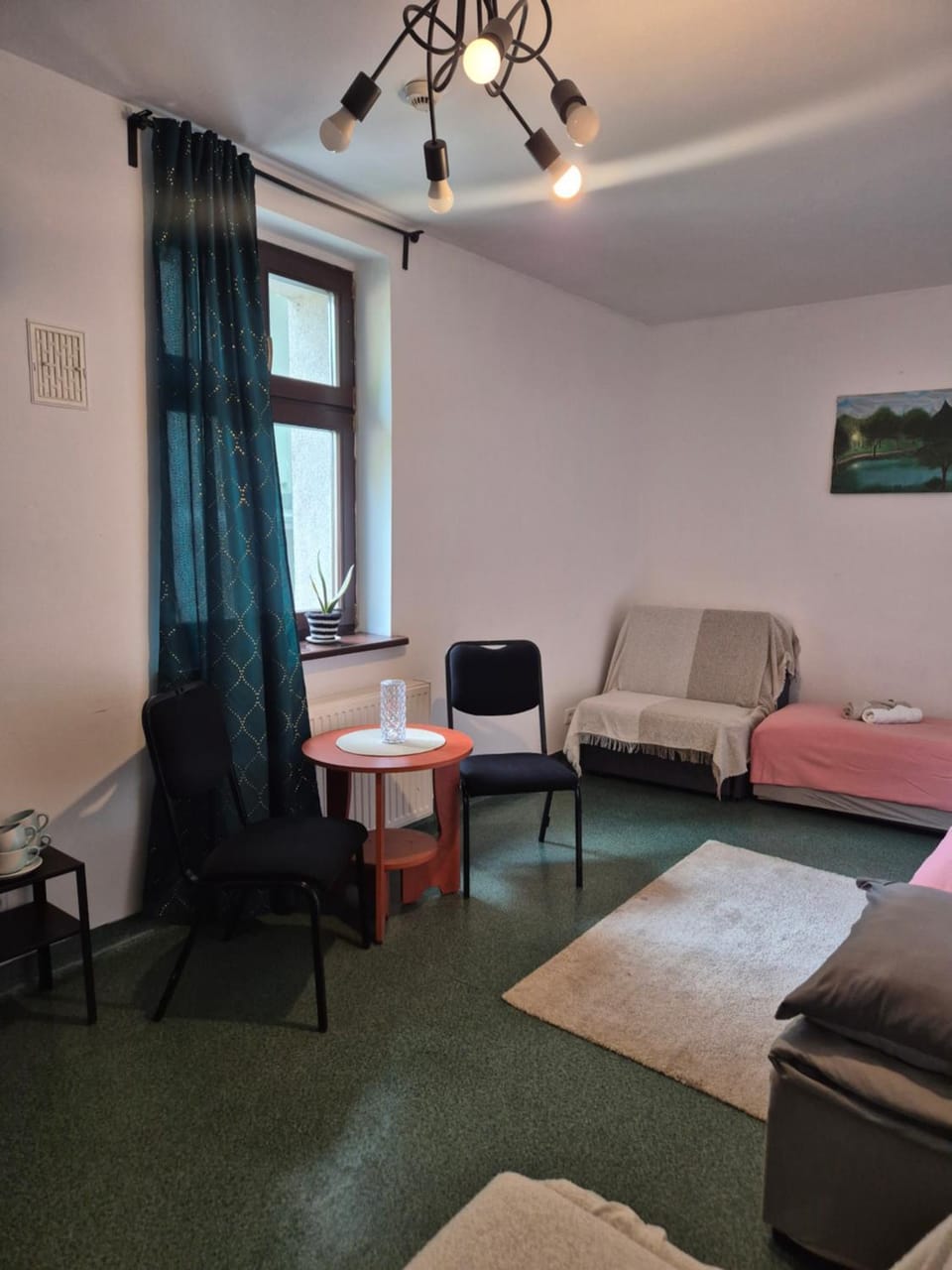 Photo of the whole room