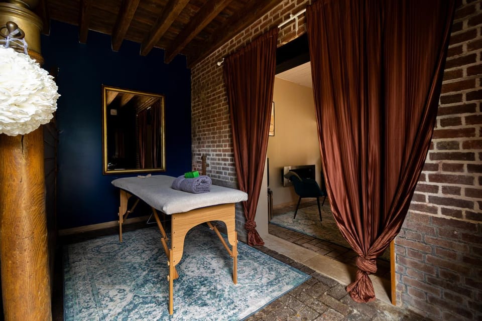 OZ LOVE ROOM JACUZZI privatif Villa in Normandy