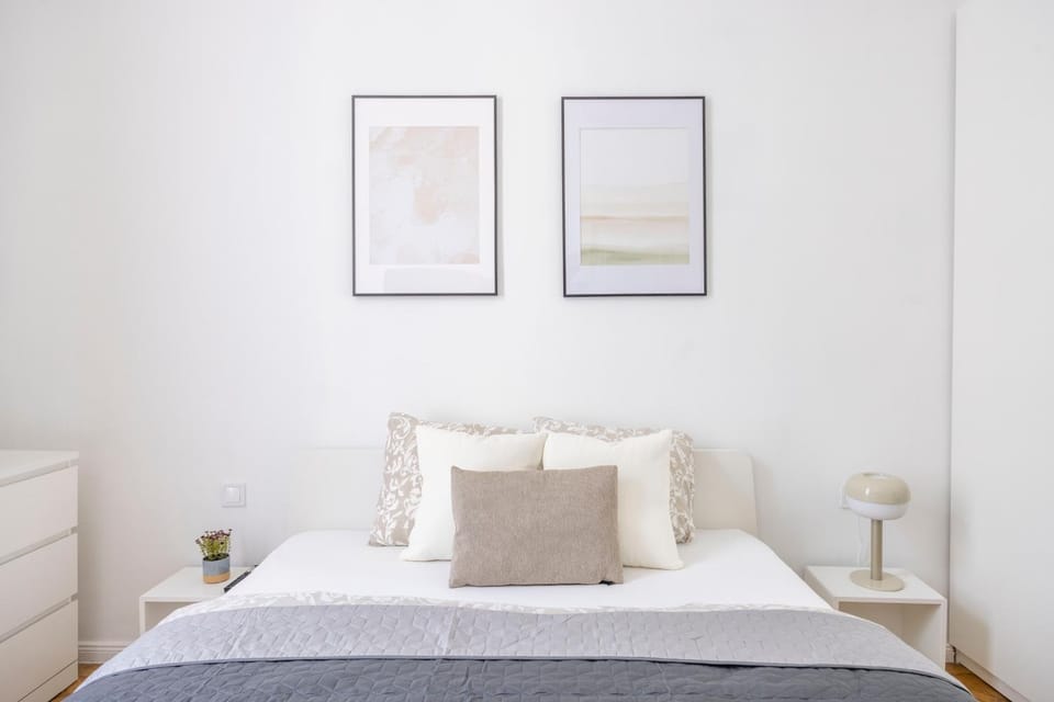 Bed, Photo of the whole room, Bedroom