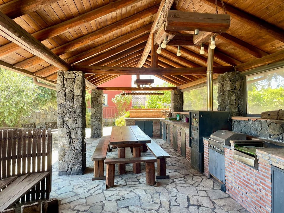 BBQ facilities, Kitchen or kitchenette, Dining area