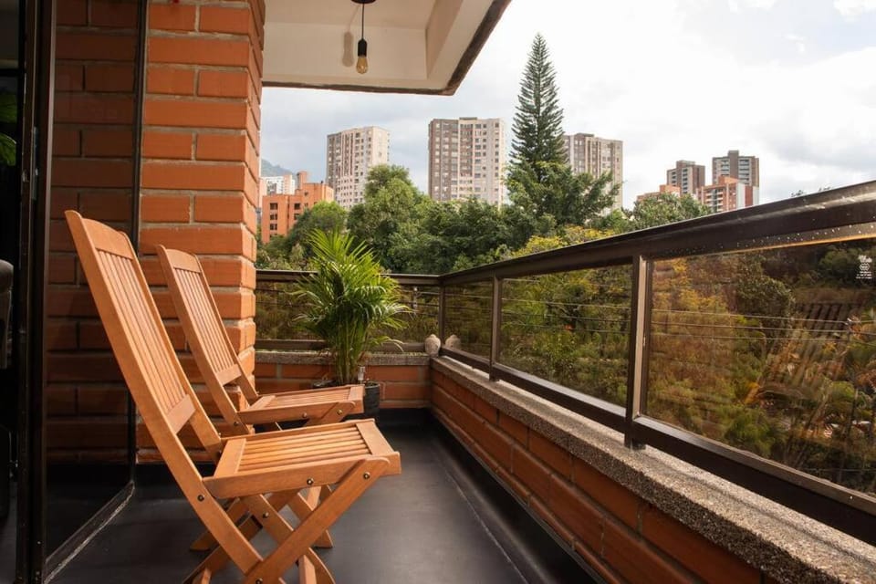 Hidden Gem of Poblado! Location & Tranquillity Top Apartment in Medellin