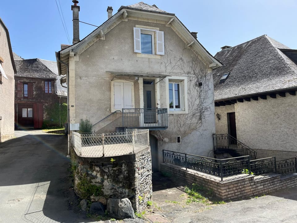 Property building, Street view