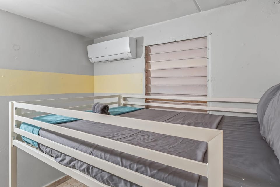 Bedroom, bunk bed, air conditioner