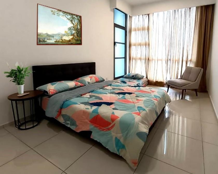 Photo of the whole room, Bedroom