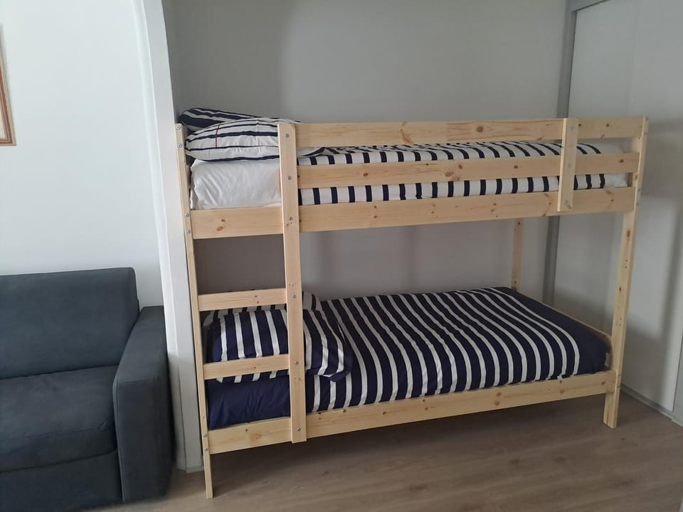 bunk bed