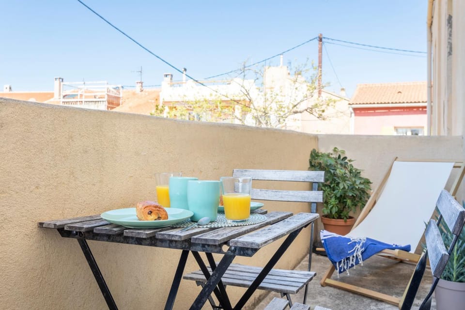 View (from property/room), Balcony/Terrace, Dining area, sunbed