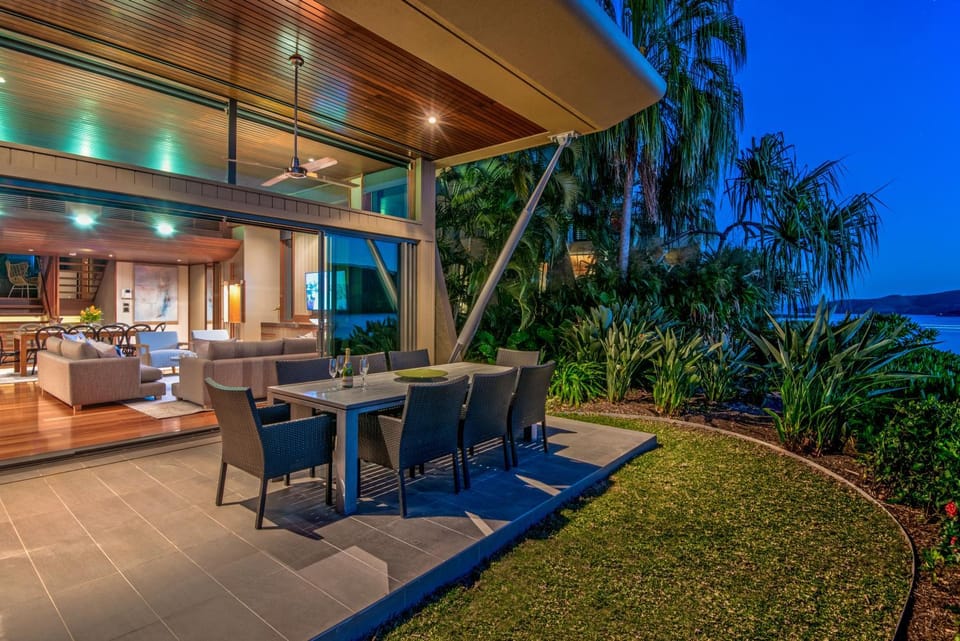 Patio, Dining area