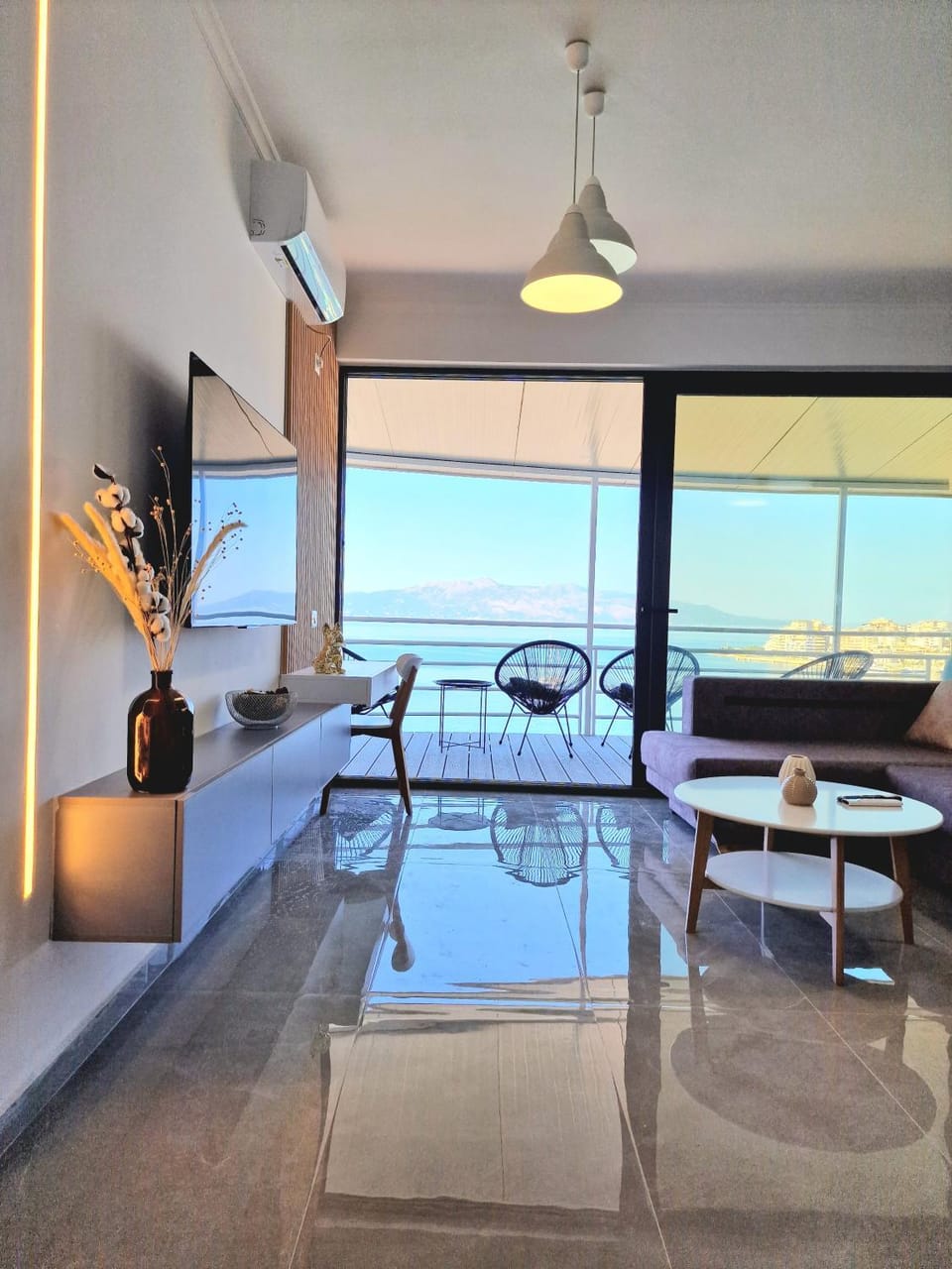 Living room, Sea view
