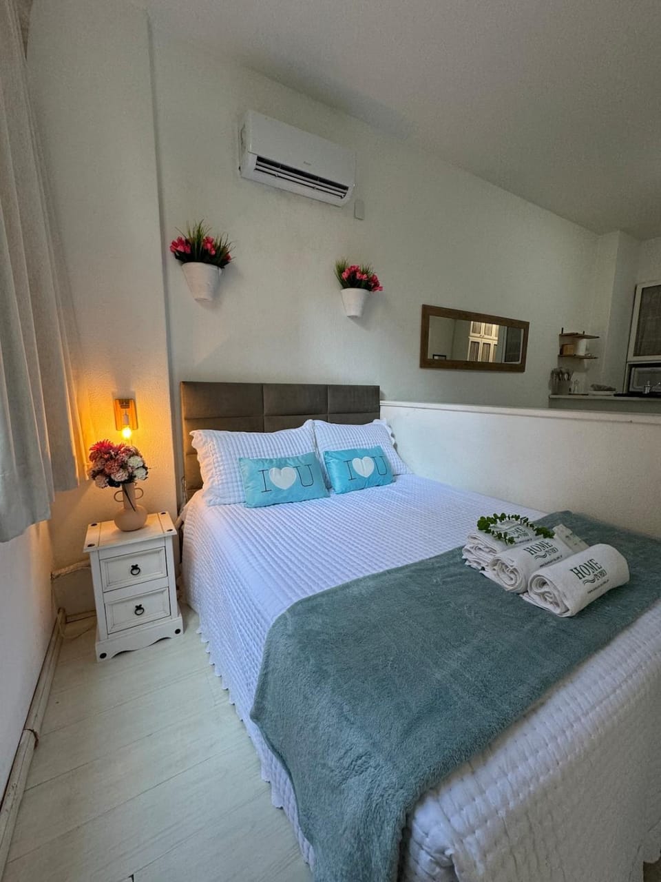 Bed, Bedroom, air conditioner