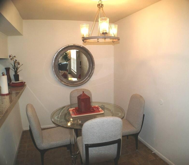 Las Sombras #905 Stylish condo with Pool, close NE Hosp, Fort SH, Randall AFB Apartment in San Antonio