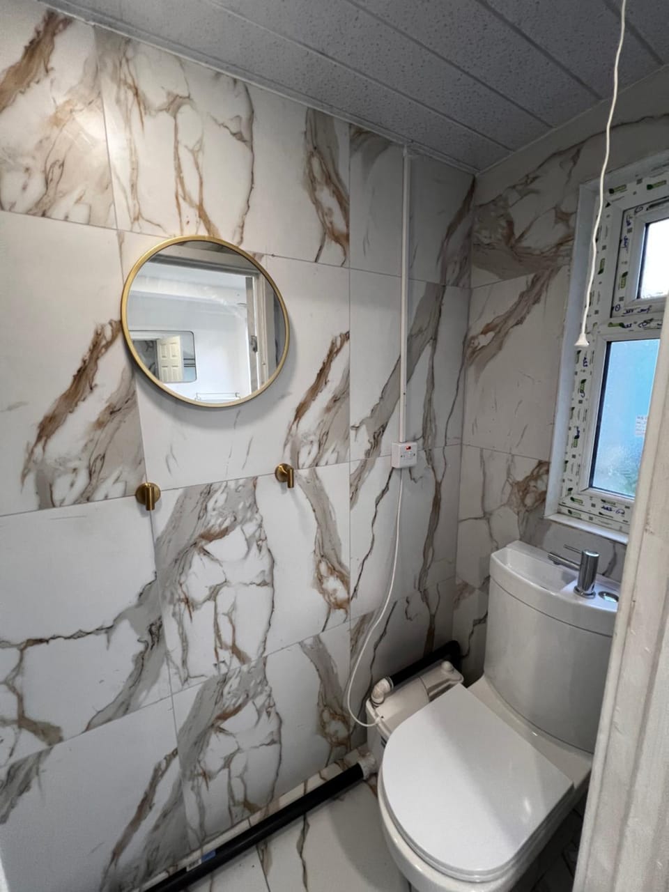 Lovely ensuite Box Room in Corby NN17### Bed and Breakfast in Corby