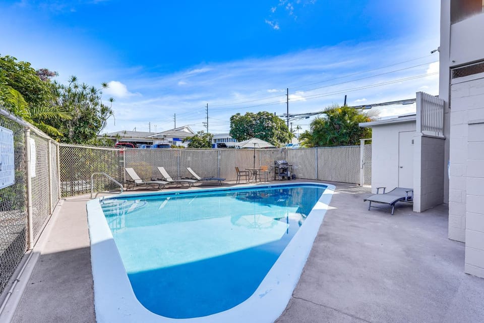 Kailua-Kona Condo w/ Balcony: Walk to the Beach! House in Holualoa