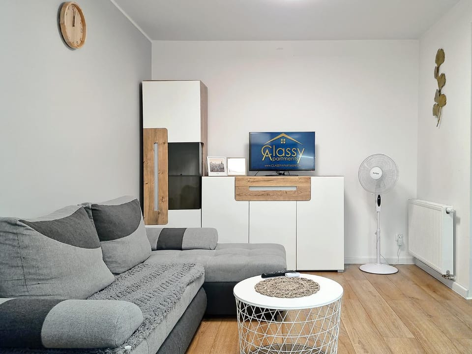 TV and multimedia, Living room, Seating area, internet