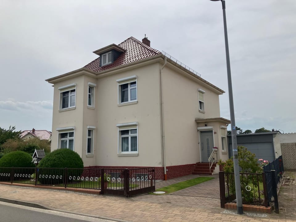 Property building, Street view