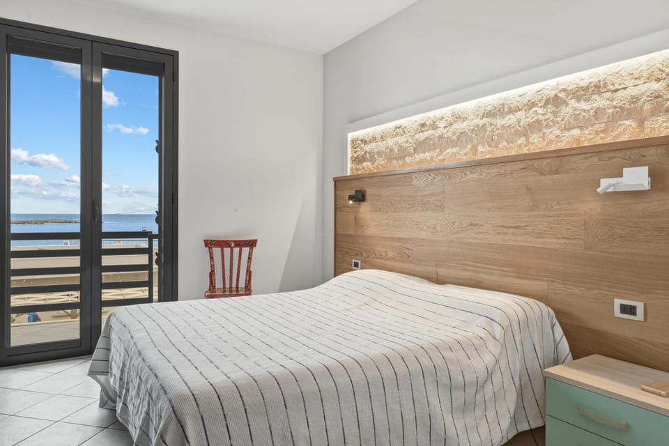Bed, Bedroom, Sea view