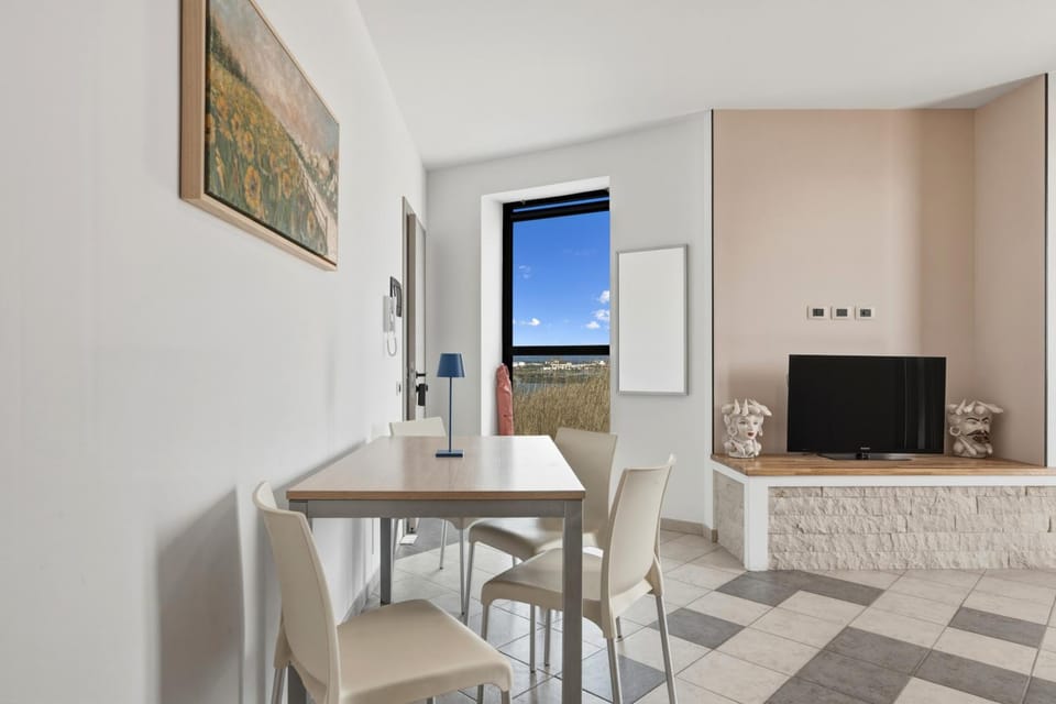 TV and multimedia, Living room, Dining area