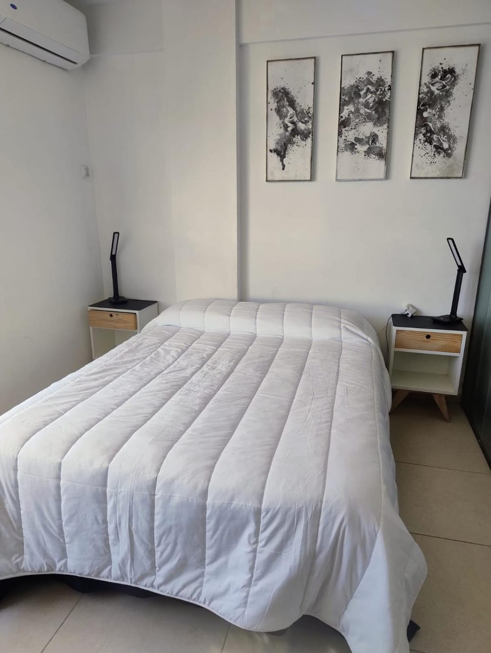 Bed, Bedroom, air conditioner