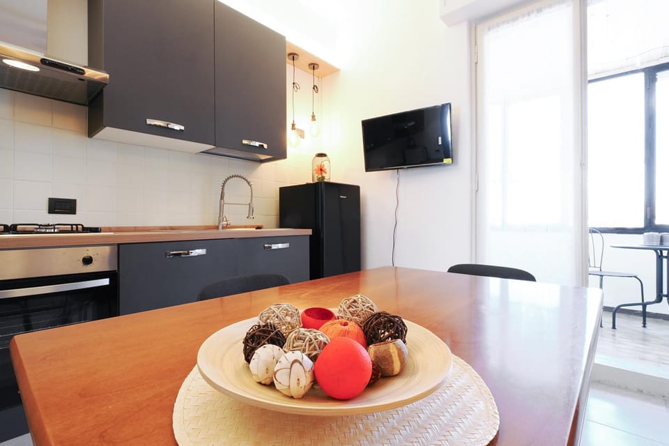 TV and multimedia, Kitchen or kitchenette, oven, stove
