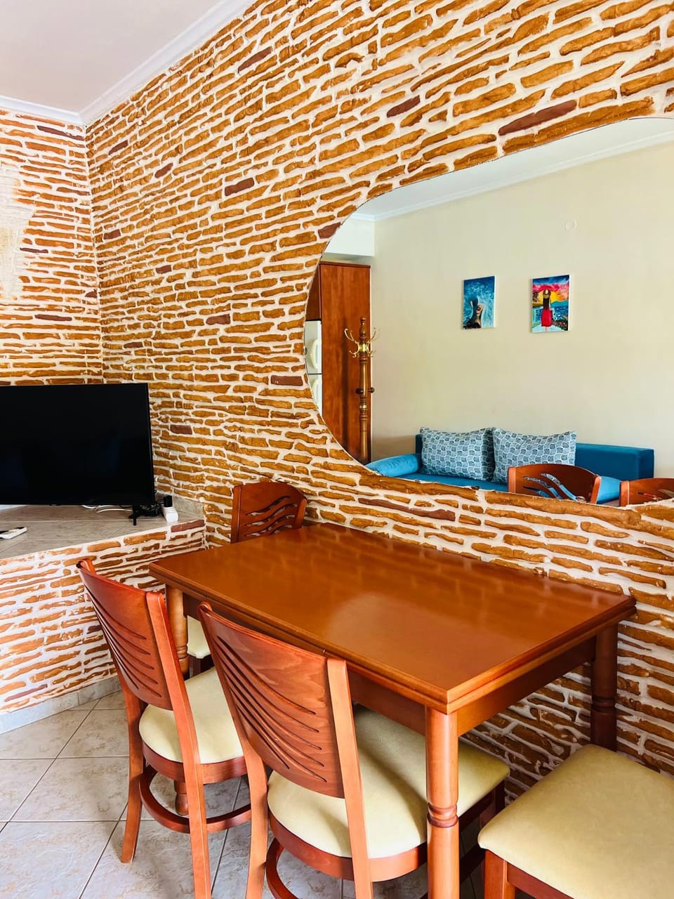 TV and multimedia, Dining area