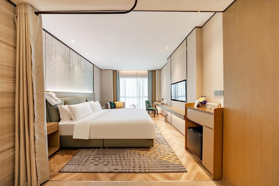 Photo of the whole room, Bedroom