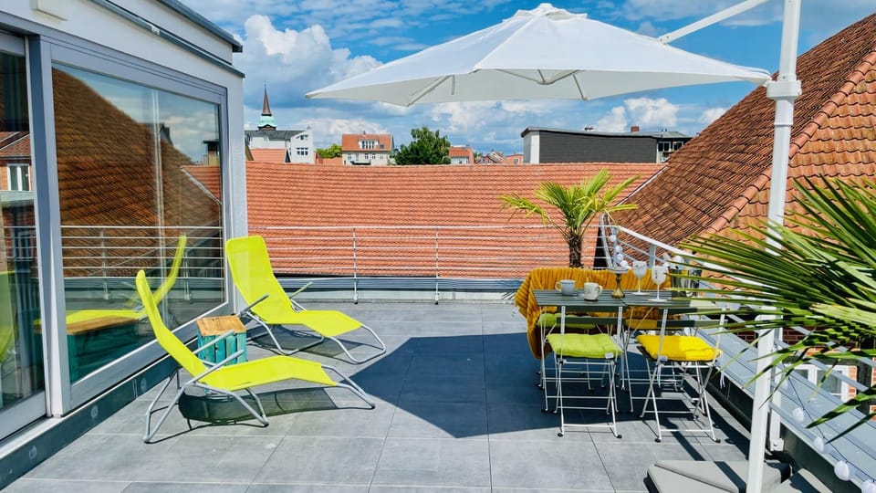 FeWoZauber - Domschloss, Zentrum, 6 Personen, Business, Dachterrasse, Familien Apartment in Schwerin