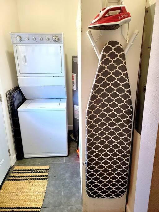 flat iron, laundry, washing machine, dryer