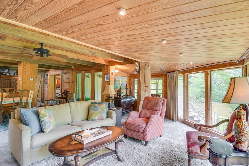 'River's Edge' Alabama Gulf Coast Getaway w/ Deck! House in Alabama