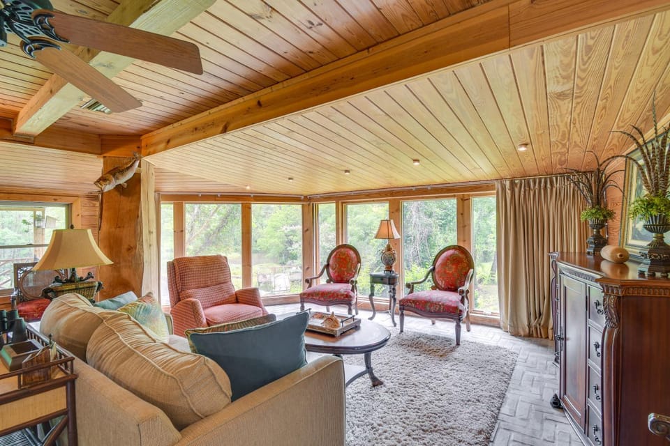 'River's Edge' Alabama Gulf Coast Getaway w/ Deck! House in Alabama