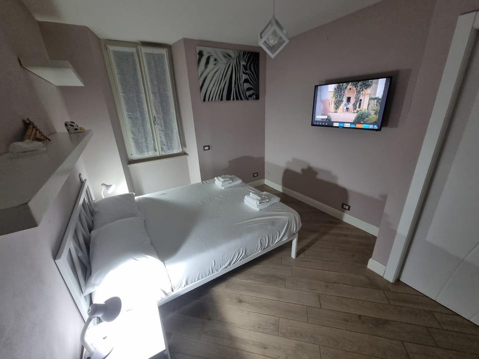 Hot Tub, Bedroom