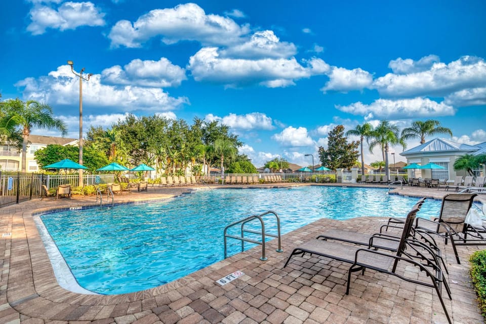 Day, Pool view, Swimming pool, sunbed
