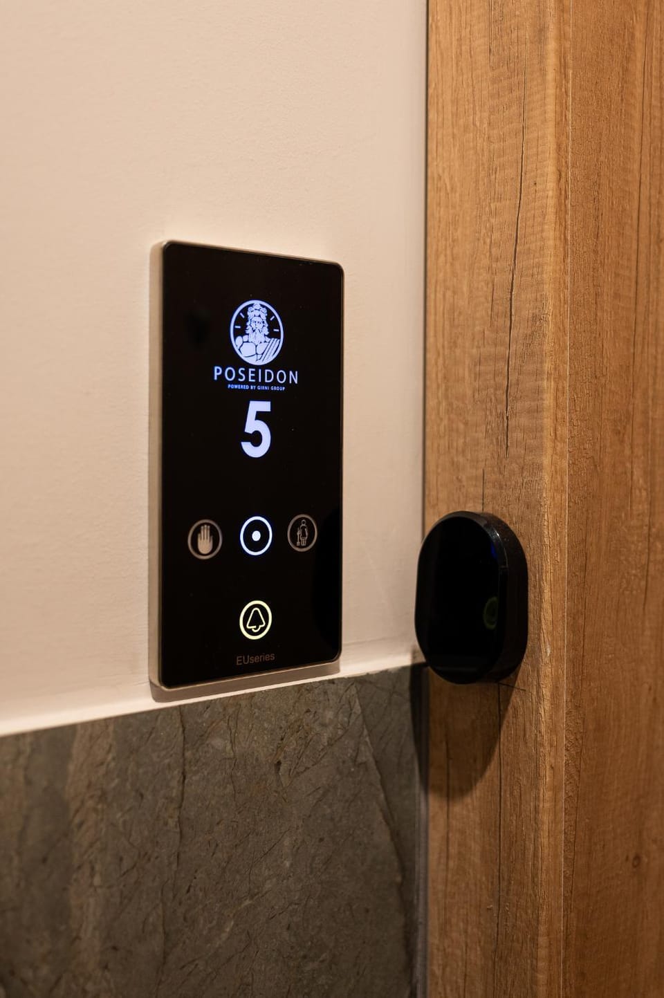 Property logo or sign, Logo/Certificate/Sign, Text overlay