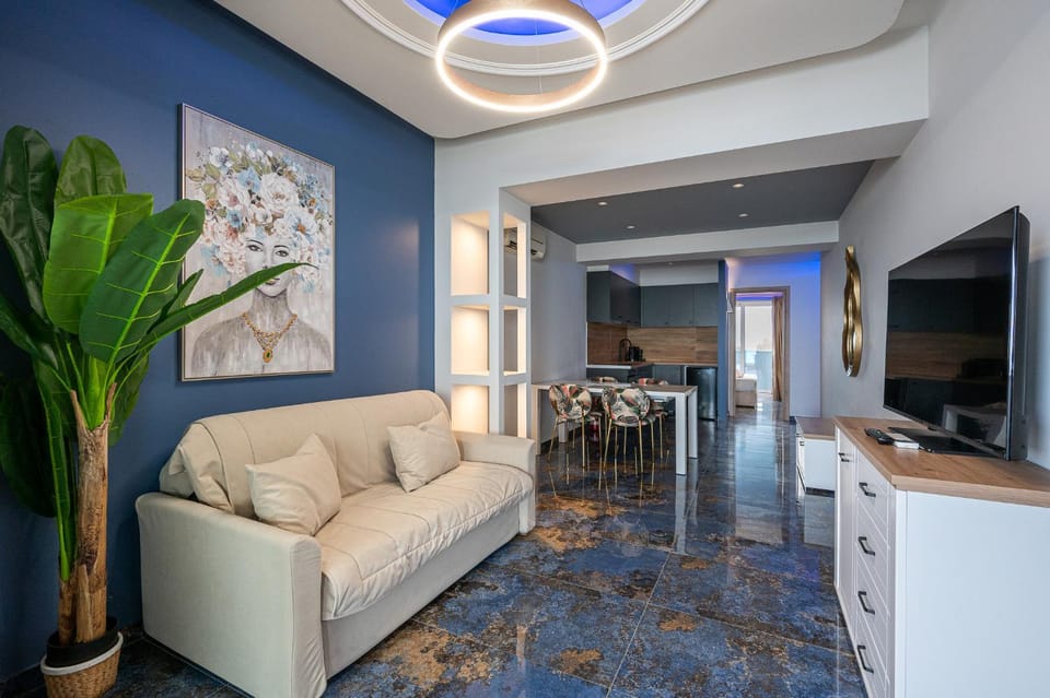 Restaurant/places to eat, Living room, Photo of the whole room, Dining area