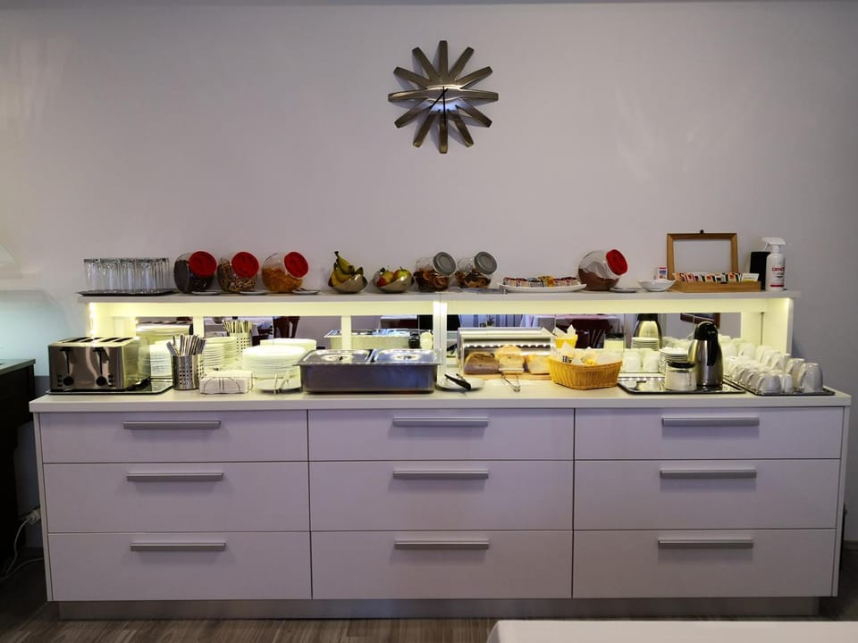 Dining area, Breakfast