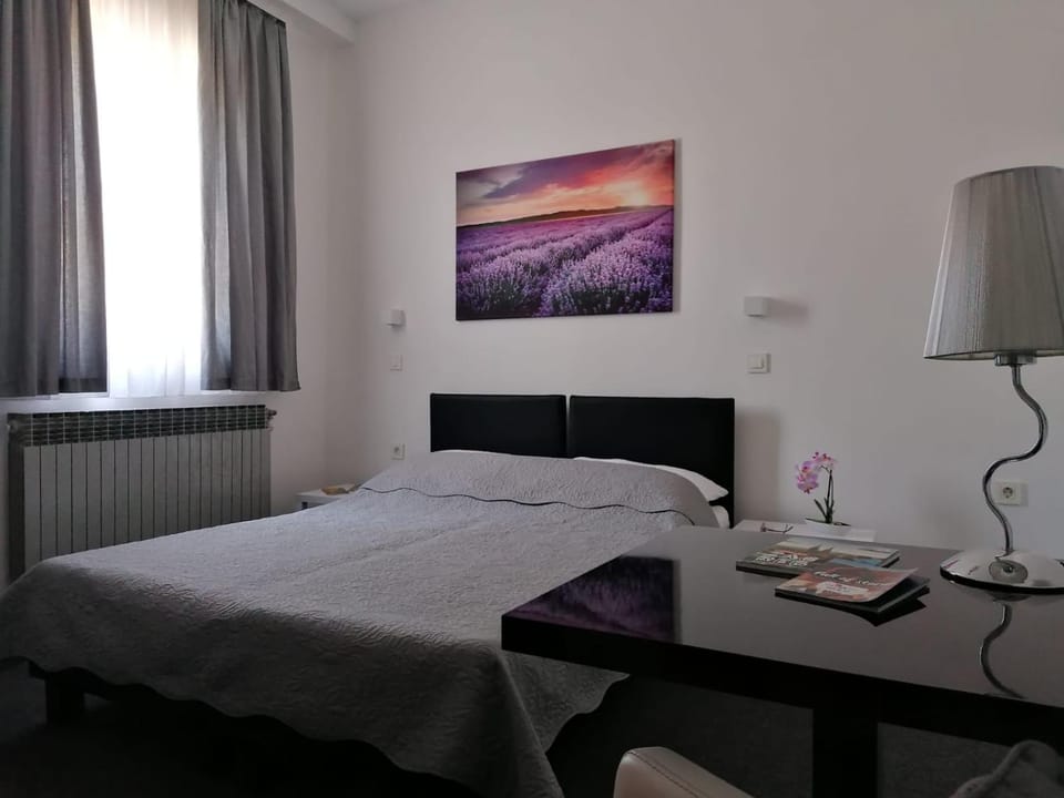 Bed, Bathroom, Bedroom