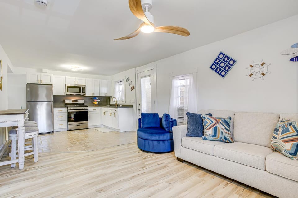Walk to Beach: Somers Point Apartment! Apartment in Somers Point
