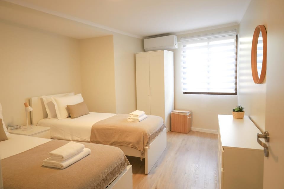 Bedroom, towels, air conditioner