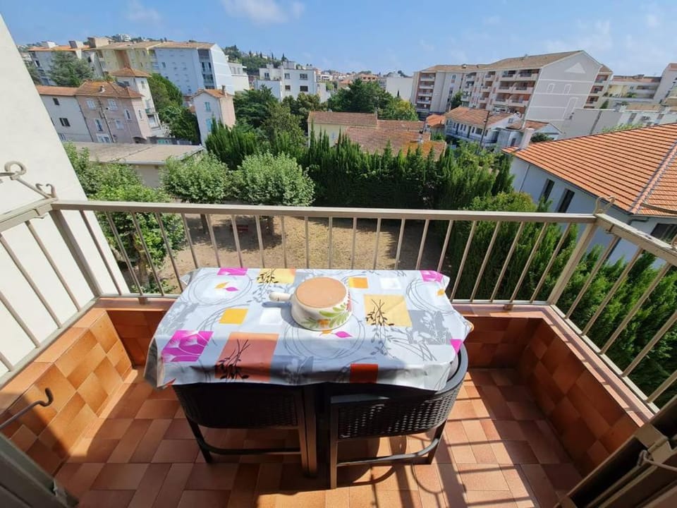 Les Lauriers Apartment in Saint-Raphael